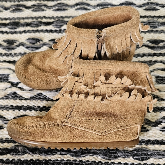 Minnetonka Double Fringe Side Zip Brown Leather Moccasins kids sz 8 - Picture 1 of 8